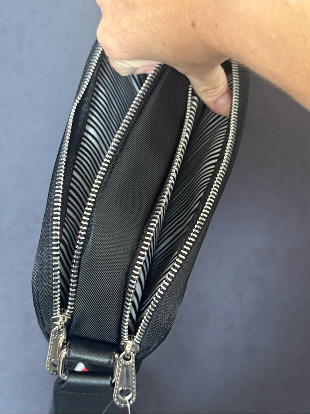 NWT Brighton Black LOVE Crossbody Belt Bag with Red Heart Accent - Picture 6 of 6
